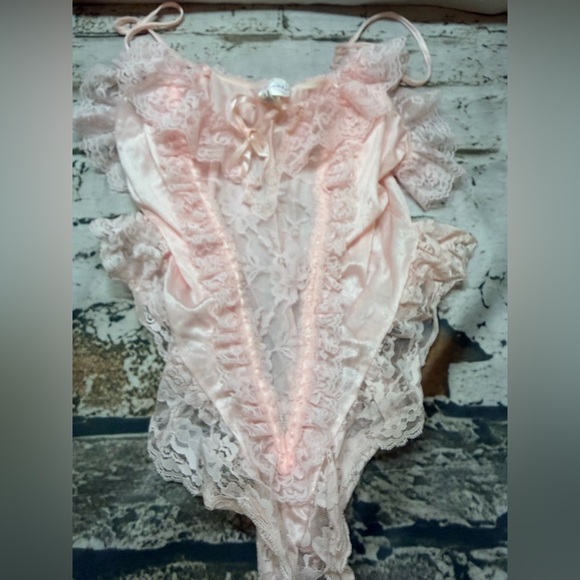 Vintage Frederick’s of Hollywood Pink Lace TeddyMade in USAL